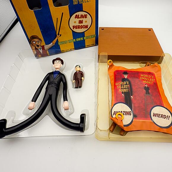 Accoutrements Lil'l Sideshow Carnival World's Tallest Smallest Men 11652 in Box - Picture 3 of 5